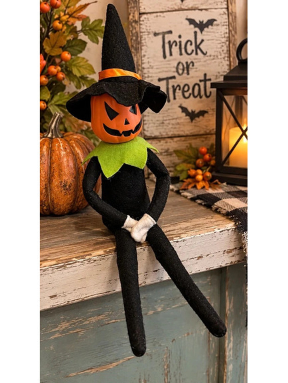 New pumpkin shelf sitter